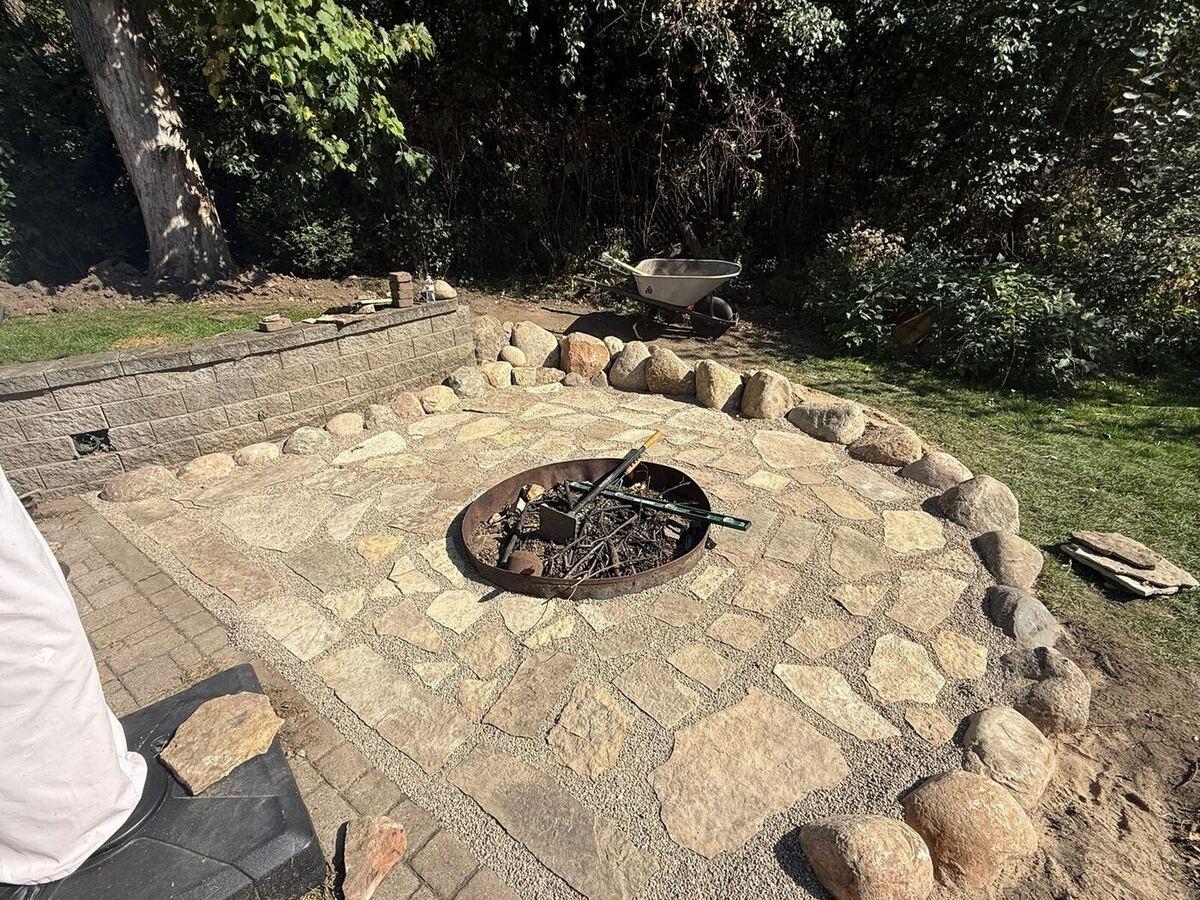 Flagstone Patio & Fire Pit