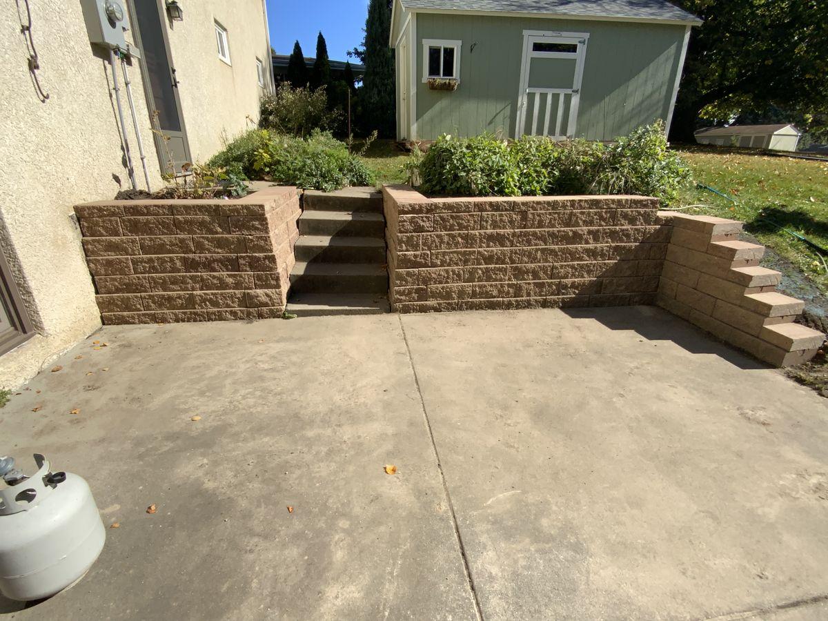 Retaining Wall & Patio
