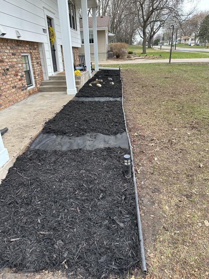 Walkway Mulch Bed