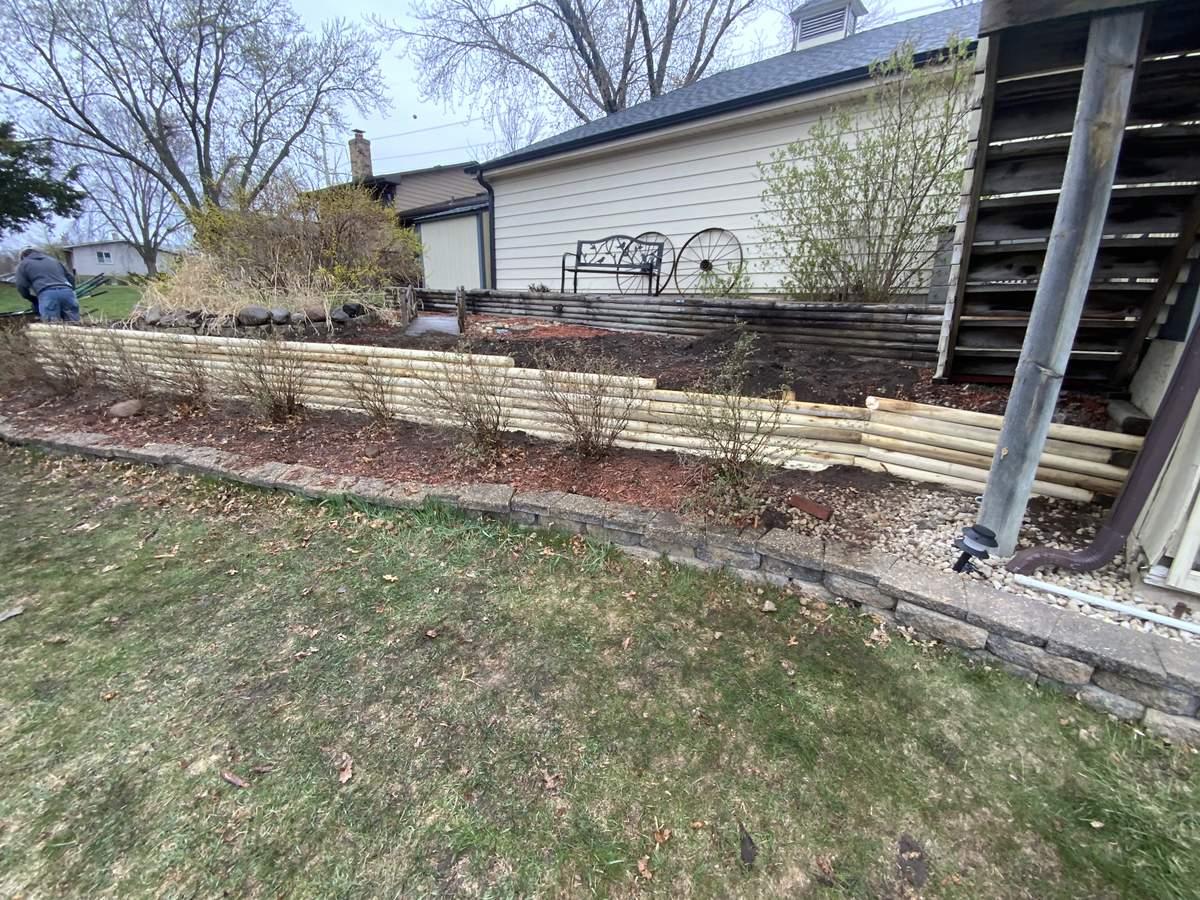 Retaining Wall & Plantings